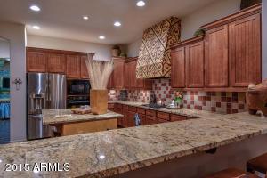 3943 E Crest Ln, Phoenix, AZ 85050 photo 23