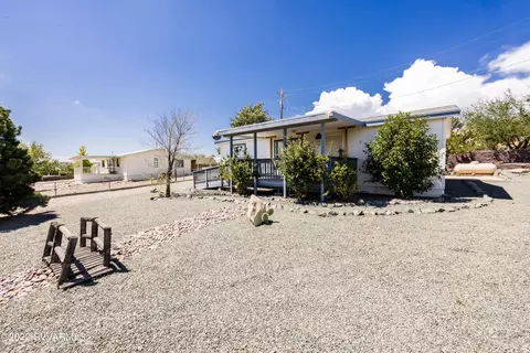 20101 E Mesa Verde Rd, Mayer, AZ 86333 photo 2