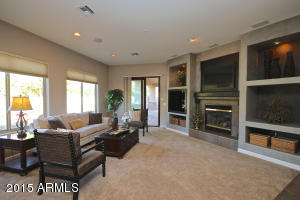 734 E County Down Dr, Chandler, AZ 85249 photo 5