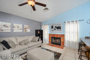 2733 E Rock Wren Rd, Phoenix, AZ 85048 photo 2