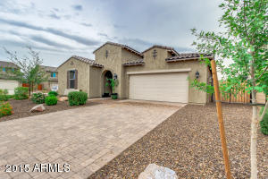 3951 E Alfalfa Dr, Gilbert, AZ 85298 photo 2