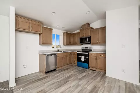 20864 E Larry Ln, Mayer, AZ 86333 photo 9