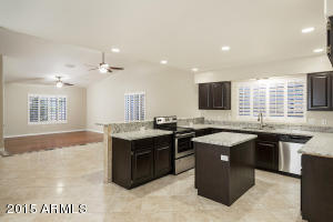 907 E San Remo Ave, Gilbert, AZ 85234 photo 2