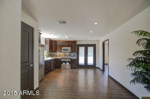 1014 E Mitchell Dr, Phoenix, AZ 85014 photo 6