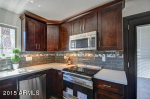 1014 E Mitchell Dr, Phoenix, AZ 85014 photo 8