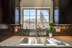 1014 E Mitchell Dr, Phoenix, AZ 85014 photo 9