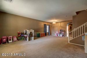 960 E Blue Spruce Ln, Gilbert, AZ 85298 photo 3