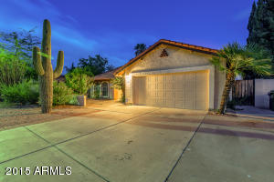 463 E Hackamore St, Mesa, AZ 85203 photo 2
