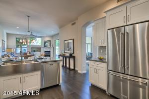 3208 E Orange Dr, Phoenix, AZ 85018 photo 7