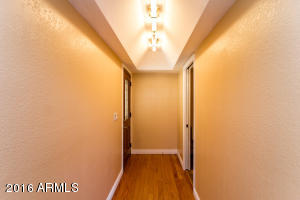 811 E Redondo Dr, Tempe, AZ 85282 photo 2