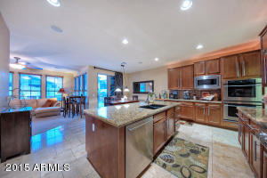 3958 E Crest Ln, Phoenix, AZ 85050 photo 10
