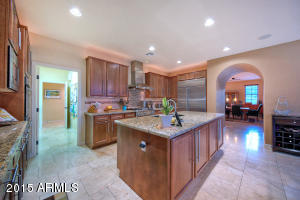 3958 E Crest Ln, Phoenix, AZ 85050 photo 8