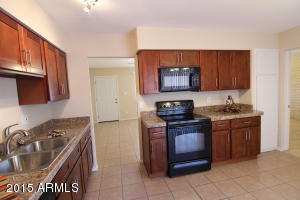2214 N 48th Dr, Phoenix, AZ 85035 photo 4