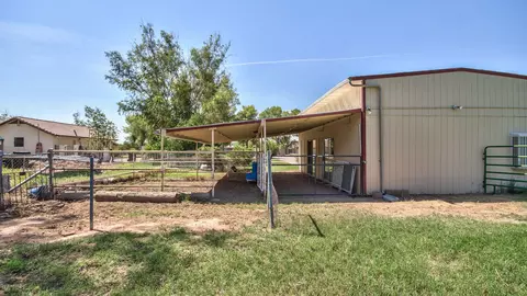910 E Desert Ln, Gilbert, AZ 85234 photo 31