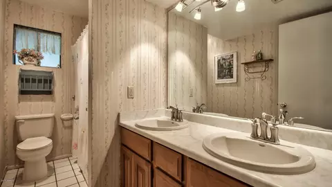 910 E Desert Ln, Gilbert, AZ 85234 photo 24