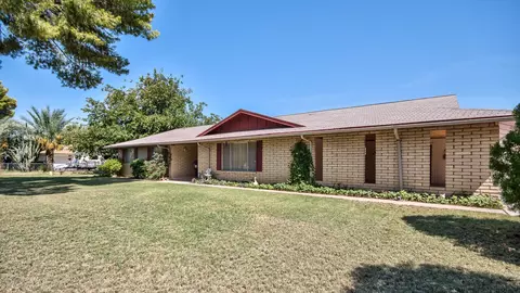 910 E Desert Ln, Gilbert, AZ 85234 photo 5