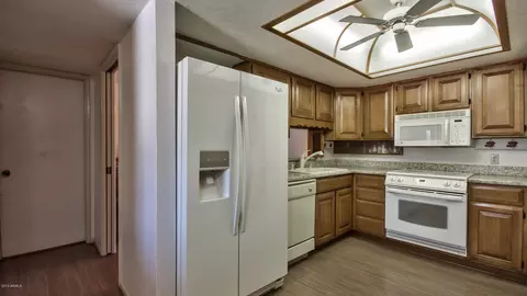 910 E Desert Ln, Gilbert, AZ 85234 photo 11