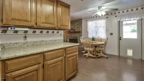 910 E Desert Ln, Gilbert, AZ 85234 photo 14