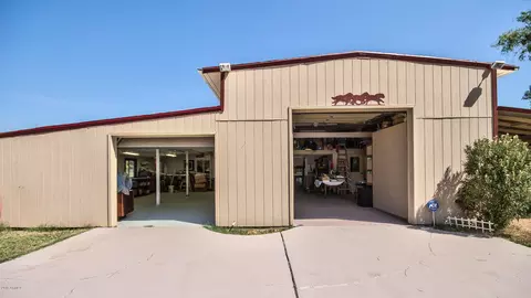 910 E Desert Ln, Gilbert, AZ 85234 photo 36