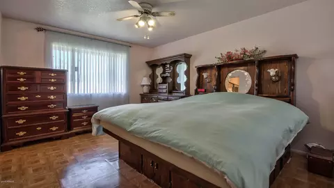910 E Desert Ln, Gilbert, AZ 85234 photo 19