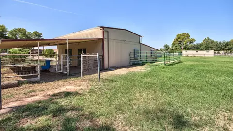 910 E Desert Ln, Gilbert, AZ 85234 photo 32