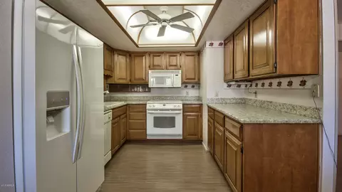 910 E Desert Ln, Gilbert, AZ 85234 photo 13