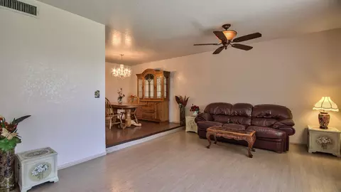 910 E Desert Ln, Gilbert, AZ 85234 photo 8