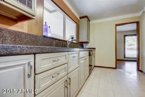 4040 E Pinchot Ave, Phoenix, AZ 85018 photo 9