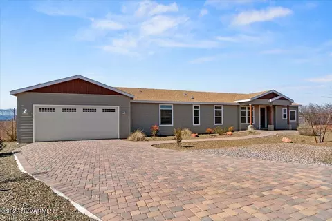 512 N Shining Star Ct, Cornville, AZ 86325