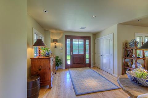 5748 E Orange Blossom Ln, Phoenix, AZ 85018 photo 3