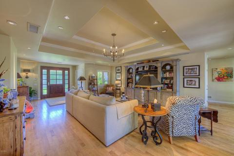 5748 E Orange Blossom Ln, Phoenix, AZ 85018 photo 4