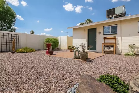 1237 Elm St, Phoenix, AZ 85014 photo 7