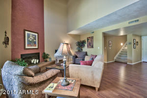 3084 E Cannon Dr, Phoenix, AZ 85028 photo 1