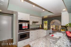 1621 Echo Ln, Phoenix, AZ 85020 photo 5