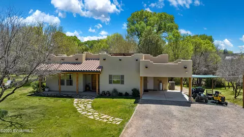10575 E Cotton Ln, Cornville, AZ 86325