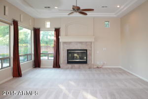 347 E Clifton Ct, Gilbert, AZ 85295 photo 3