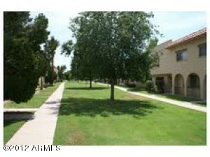 2867 E Fairmount Ave, Phoenix, AZ 85016 photo 8