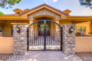 1001 El Freda Rd, Tempe, AZ 85284 photo 2