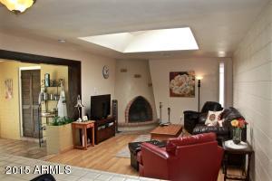 3901 E Mercer Ln, Phoenix, AZ 85028 photo 9