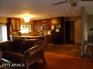 802 E Caribbean Ln, Phoenix, AZ 85022 photo 4