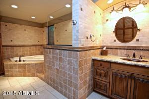 5750 N Echo Canyon Cir, Phoenix, AZ 85018 photo 9