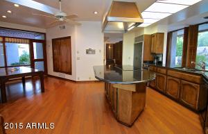 5750 N Echo Canyon Cir, Phoenix, AZ 85018 photo 8