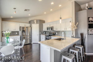 10510 E Carol Cir, Mesa, AZ 85208 photo 3