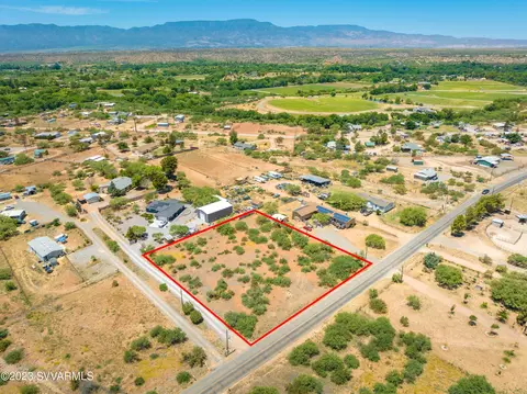 310 S El Rancho Bonito Rd, Cornville, AZ 86325