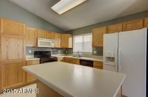 2287 E Robin Ln, Gilbert, AZ 85296 photo 9