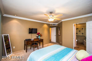221 E Orange Dr, Phoenix, AZ 85012 photo 13