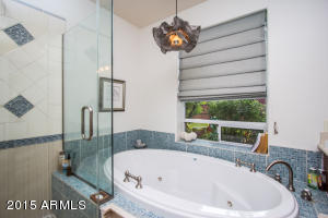 221 E Orange Dr, Phoenix, AZ 85012 photo 16