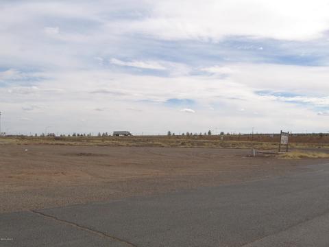 716 N Transcon Ln #A, Winslow, AZ 86047