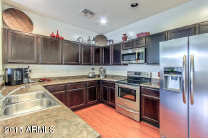 929 S Pheasant Dr, Gilbert, AZ 85296 photo 3