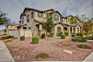 929 S Pheasant Dr, Gilbert, AZ 85296 photo 1